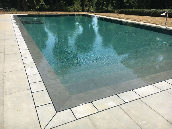 Piscine a sfioro